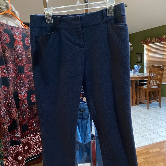 Limited navy and white cropped pants. - Picture 1 of 3